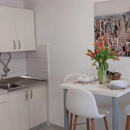Modern With Sea View Apartment *